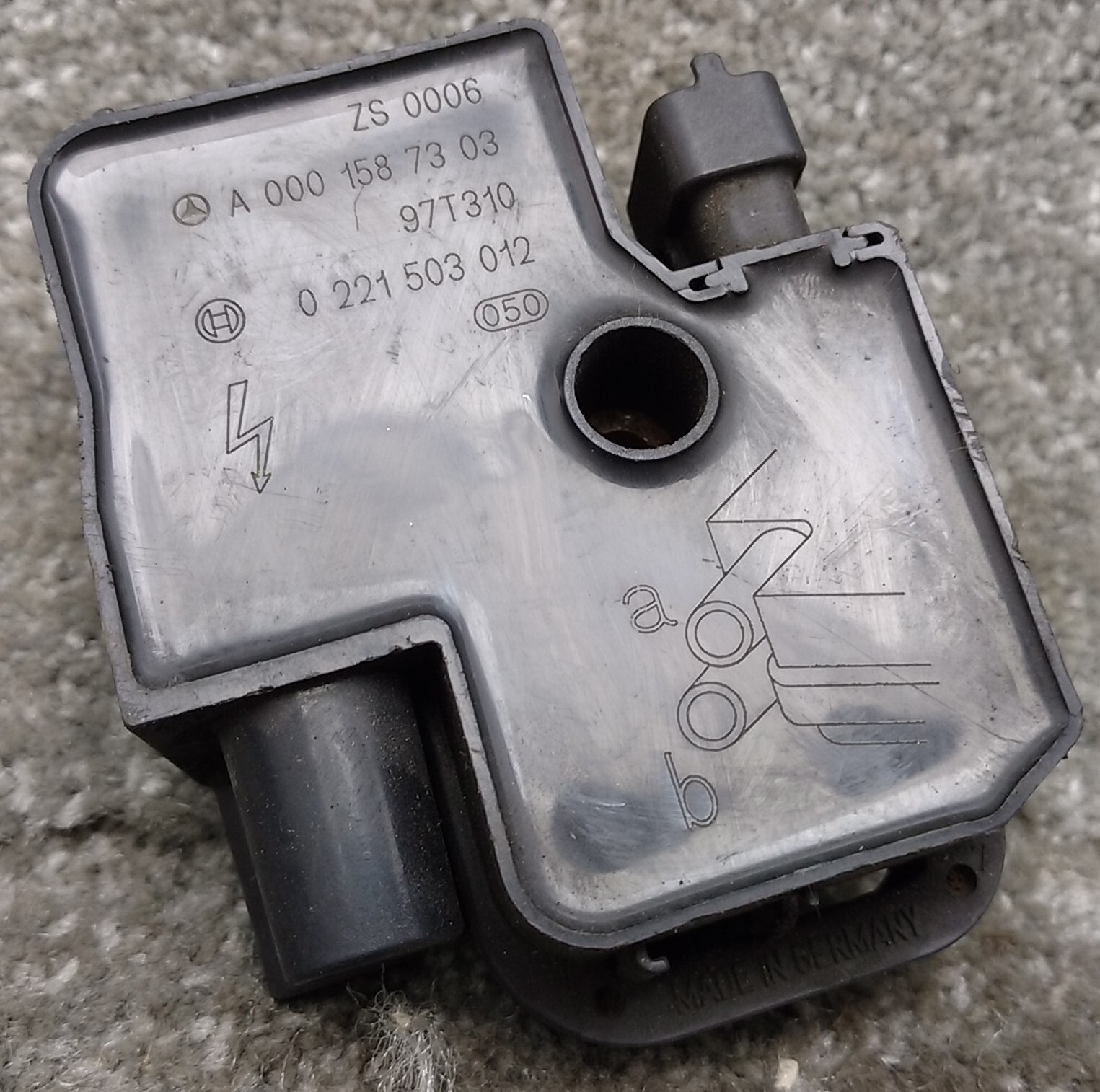 Mercedes-Benz E W210 1999 High Voltage Ignition Coil 0001587303 