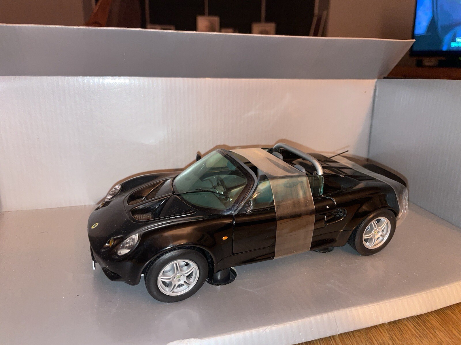 Chrono 1/18 Scale Diecas - Lotus Elise Open top - Black- FREE CUSTOMISABLE REG