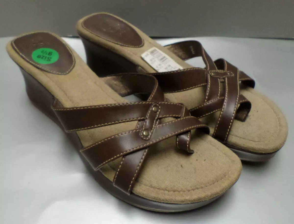 Kohls womens mudd best sale sandals