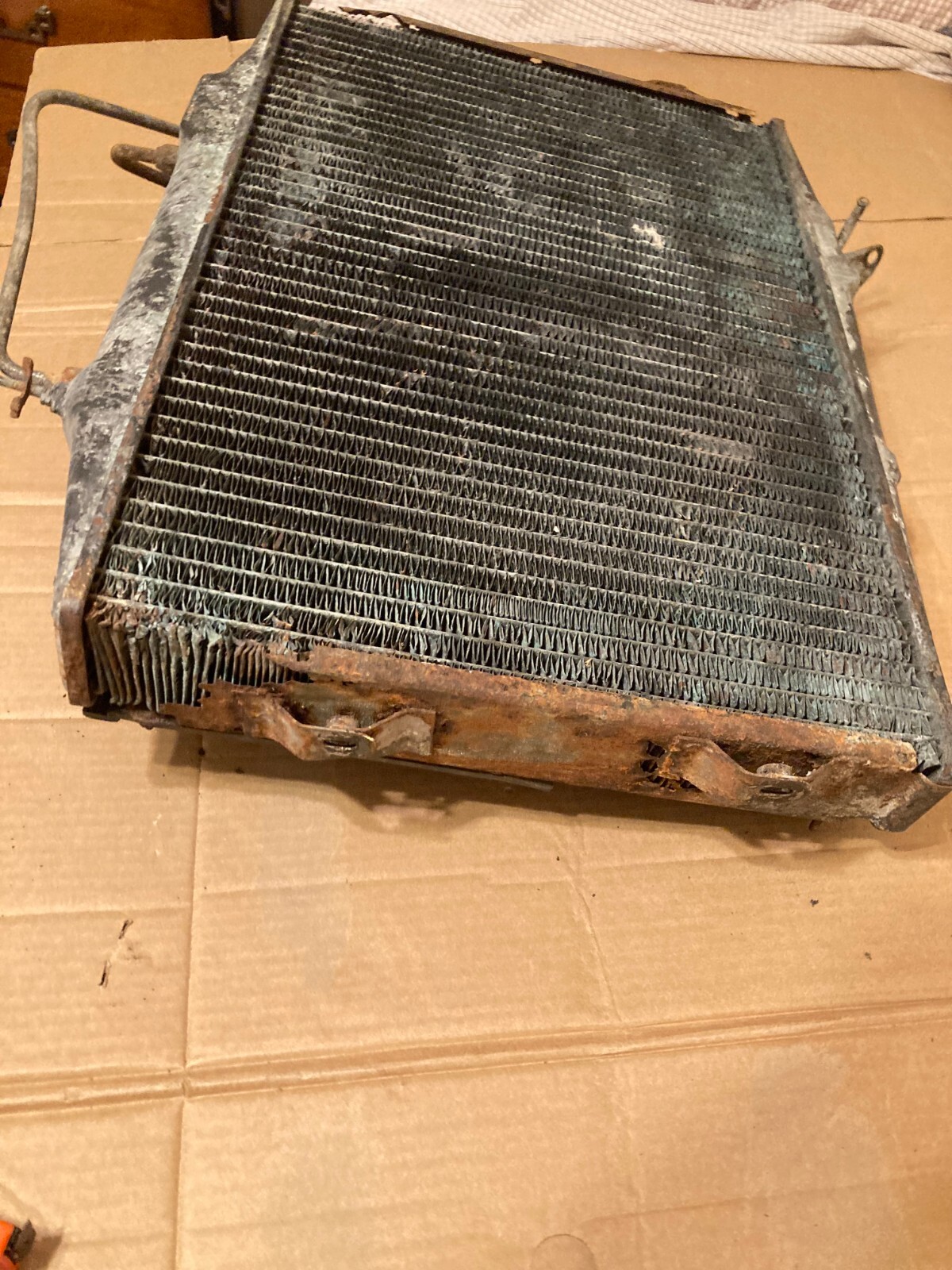 Bentley T1, Rolls Silver Shadow Radiator with 2 Shroud pieces  from 1974 Shadow