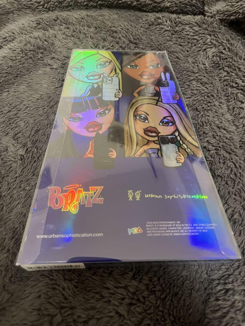 【新品】【未使用】Bratz Cloe ホワイトiPhoneケース Phone Case for iPhone 16 Pro Bratz Urban Sophistication Cloe