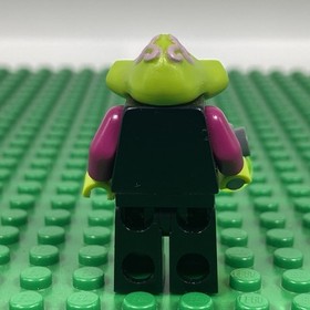 LEGO Alien Conquest Minifigure - Alien Pilot - From Sets 7050 7067 7052 ac002