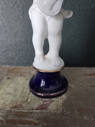 Vintage 6.5" Porcelain Bisque Cherub Playing Lute w/ Cobalt Blue Gold Base - Picture 6 of 9