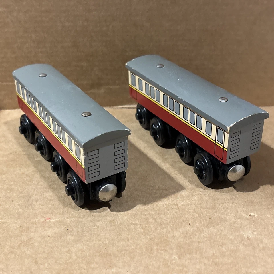 Par de ônibus Express - Thomas & Friends motor tanque de trem ferroviário de madeira vintage - Imagem 4 de 4