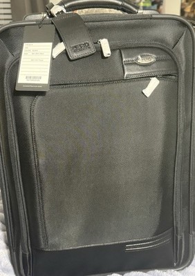 Zero Halliburton  Carry On 20x14x7 Black Nylon Luggage