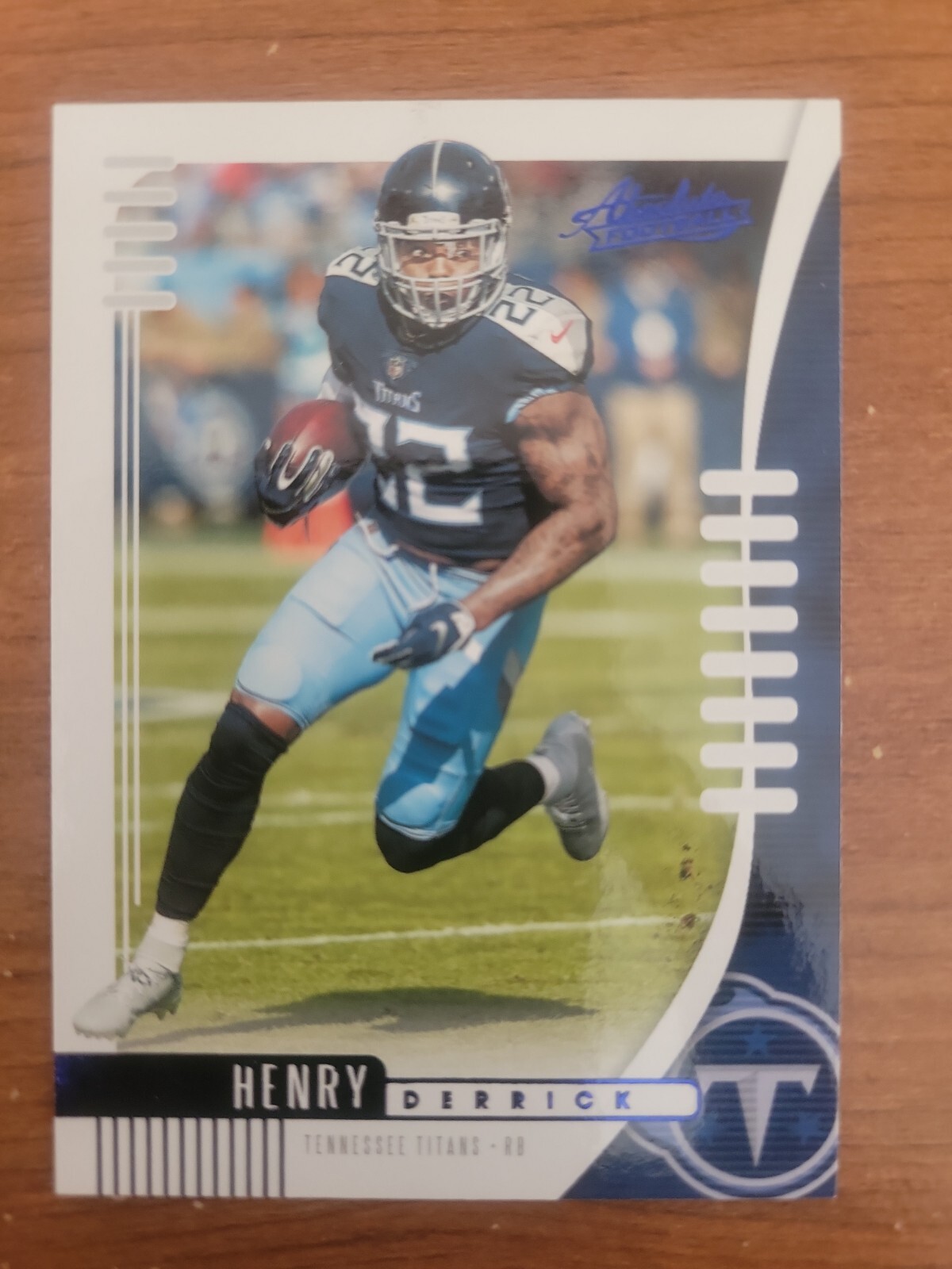 2019 Panini Absolute Football Blue Parallel Derrick Henry #33 Tennessee Titans 