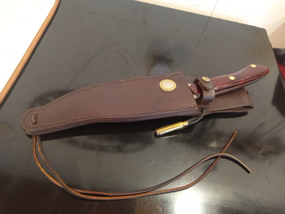 SMITH, L.C. Cuchillo Bowie de Lucha de Colección, 13,25"" con Hoja D2 de 7,5"" - ¡2"" de Ancho! En muy buen estado Foto 2 de 4