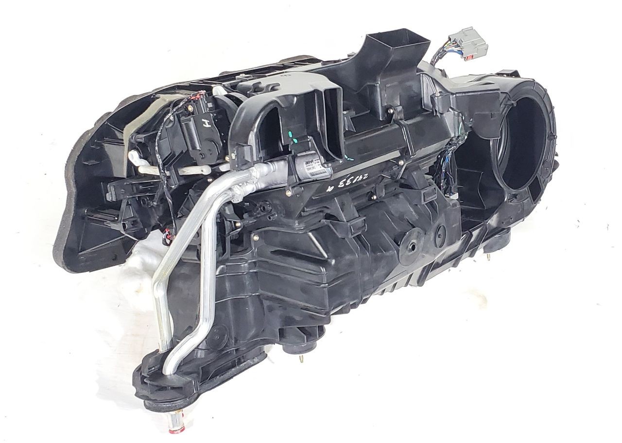 2017 Maserati Levante OEM AC Heater Core Evaporator Housing Case 670038354