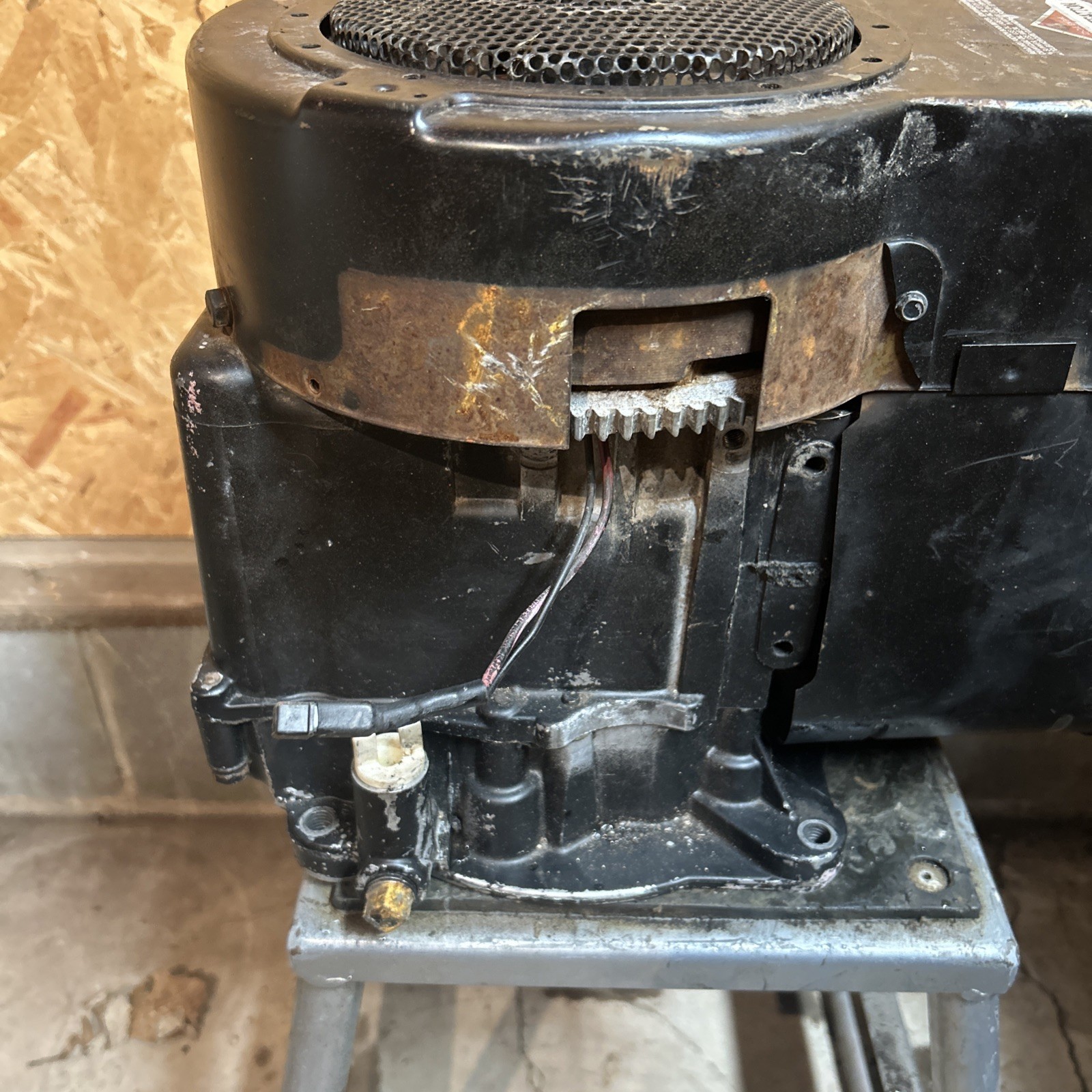 BRIGGS & STRATTON 10HP NON RUNNING ENGINE 220707 0641-01 TURNS OVER ...