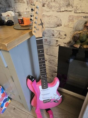 Gear4Music Stratocaster Style E-Gitarre Pink mit Gigbag Neuwertig 