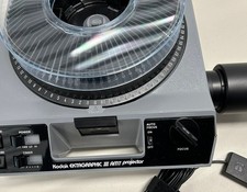 KODAK Ektagraphic III A Carousel Slide Projector with Kodak Ektanar Zoom Lens