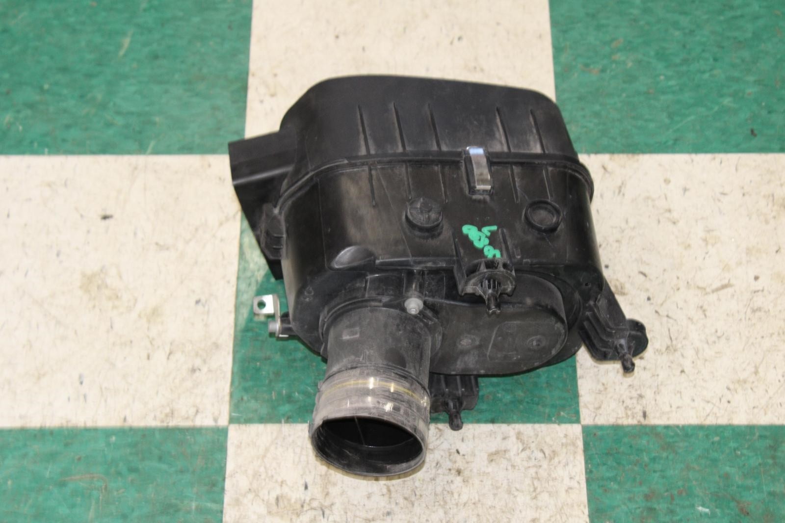 Maserati Ghibli 2014-2017 Left Air filter intake pipe