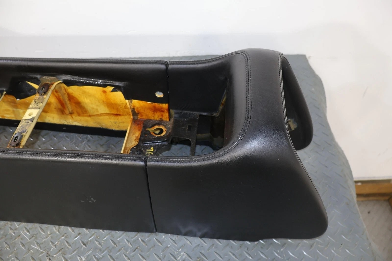 06-12 Bentley Flying Spur Front Leather Center Floor Console BARE (Black) Notes