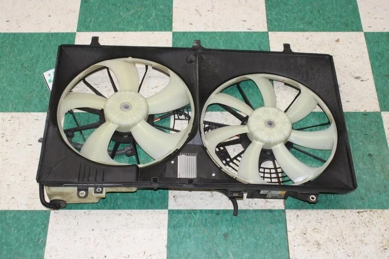 2011–2016 Toyota Sienna Radiator Fan Assembly | OEM 3.5L V6 Cooling Motor Foto 4 de 4