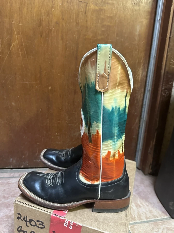 Anderson Bean, signo de la paz, tops teñidos con corbata Foto 4 de 4