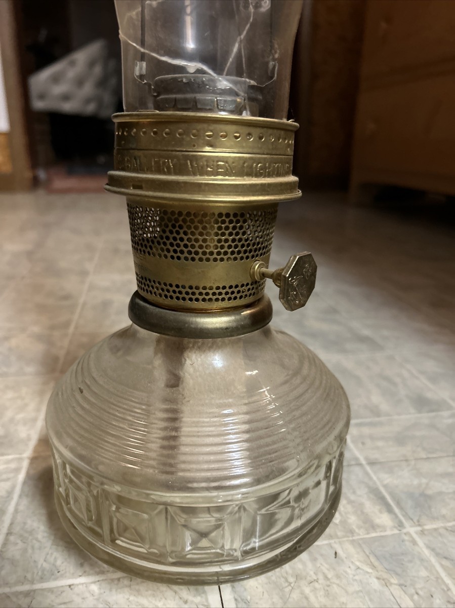 Vintage Aladdin #23 Tall Brass Squares Glass Oil Lamp Nashville