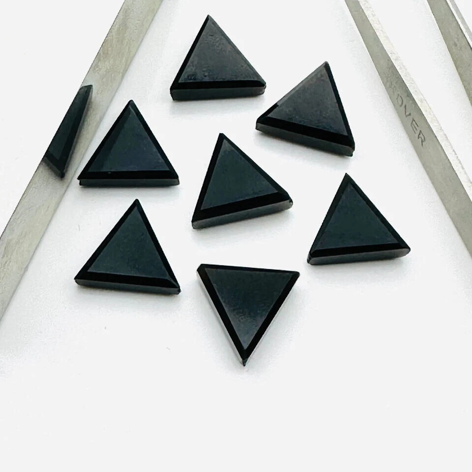 [ATACADO] PEDRA PRECIOSA SOLTA FORMA TRIÂNGULO FATIA FACETADA ÔNIX PRETO NATURAL - Imagem 3 de 4