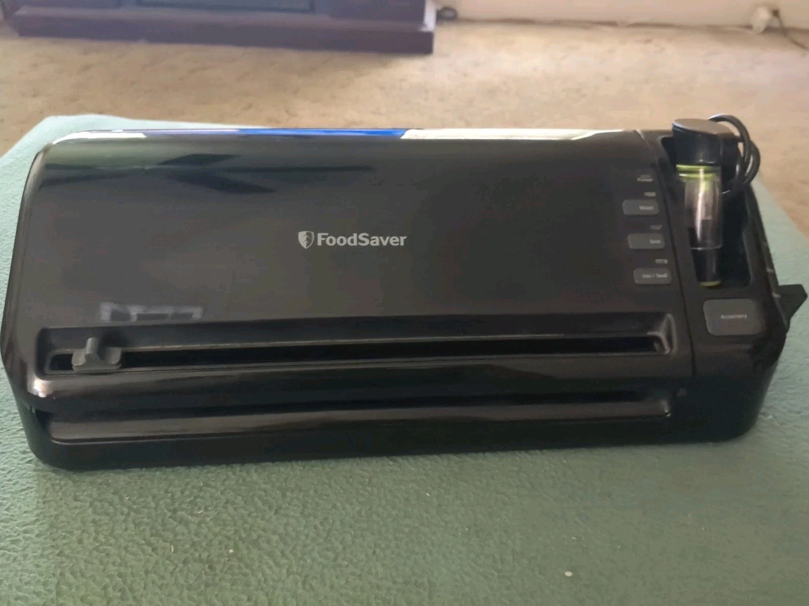 FoodSaver FM3600 2-in-1 Manual Operation Food Preservation System WORKING