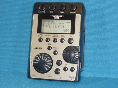 Korg ToneWorks Pandora PX4D Multi-Effektprozessor für Gitarre & Bass