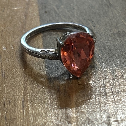 Sterling Silver Ring Red Teardrop Stone Ring Sz 8 2.99 Grams