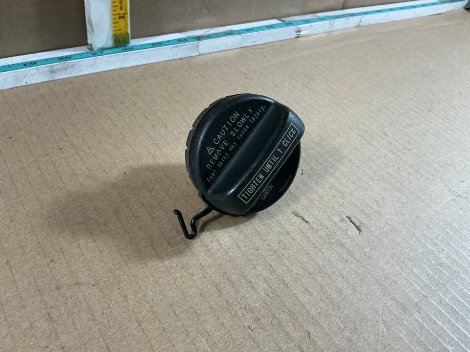 Tapa de llenado del tanque de gasolina Toyota Sienna 2011-2014 77300-06040 OEM Foto 4 de 4