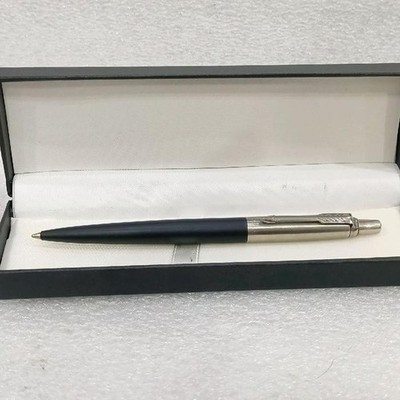 Vintage Parker Jotter Black Ballpoint Pen in Matte Black Stainless Cap VP079