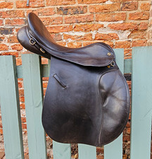 Farrington Saddle, Black. 18 Inch. English Horse Riding Saddle.