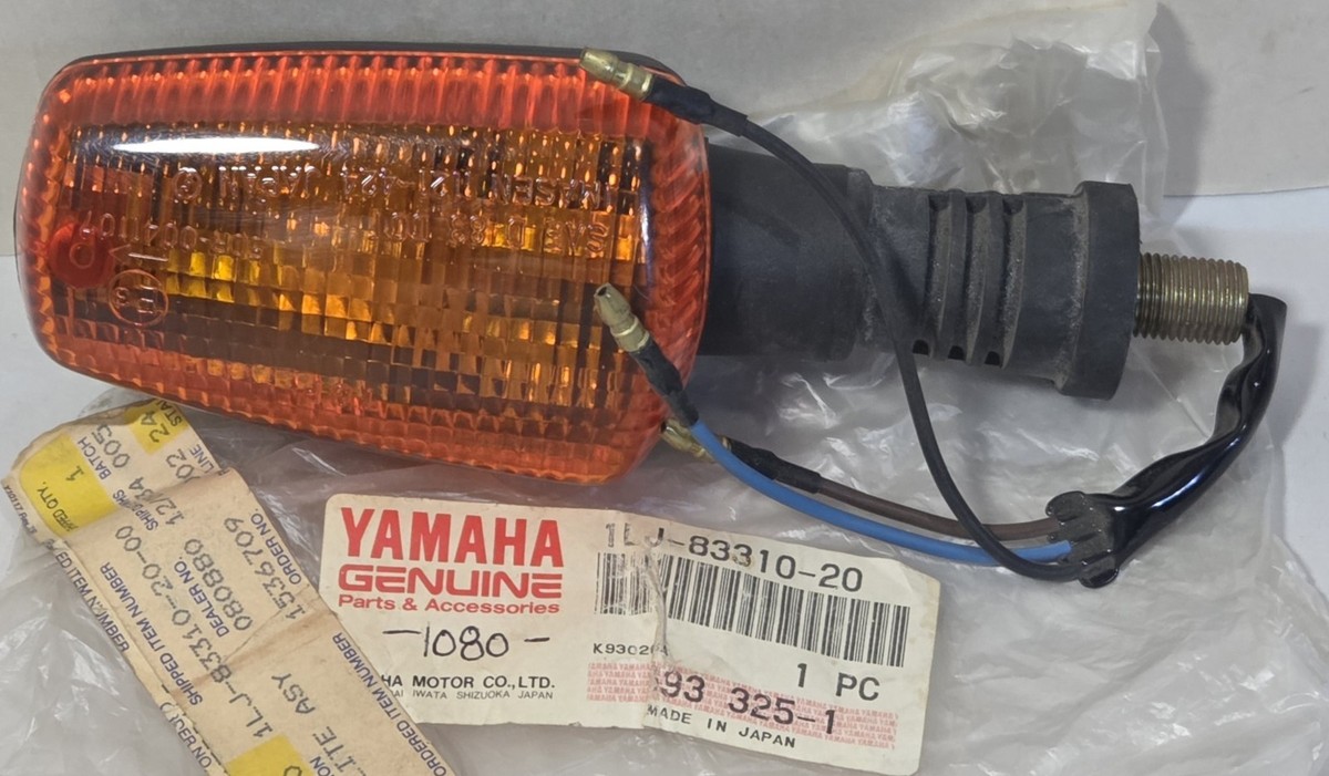 NEW Genuine Yamaha TDM850 Seca II XJ600S SRX250 FZR Turn Signal