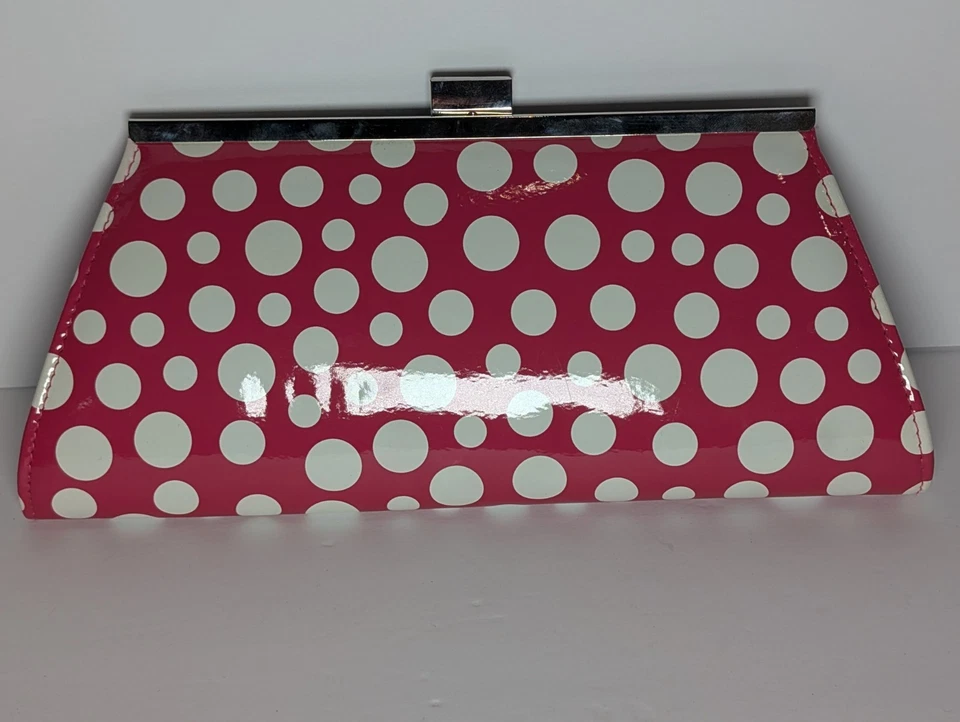 Neiman Marcus | Bolso sin asas con cadena plateada a lunares en rosa intenso Foto 2 de 4