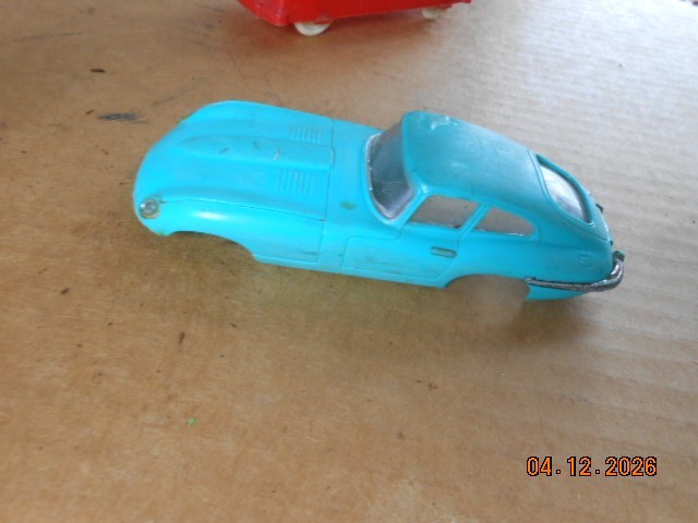 IDEAL 1964 JAGUAR MOTORIFIC SLOT CAR BODY 4150-9 HONG KONG