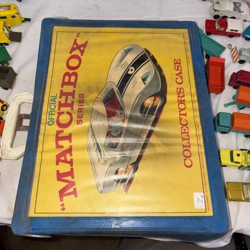1968 Lesney Matchbox Official Collectors Car Case! Plus 32 Cars