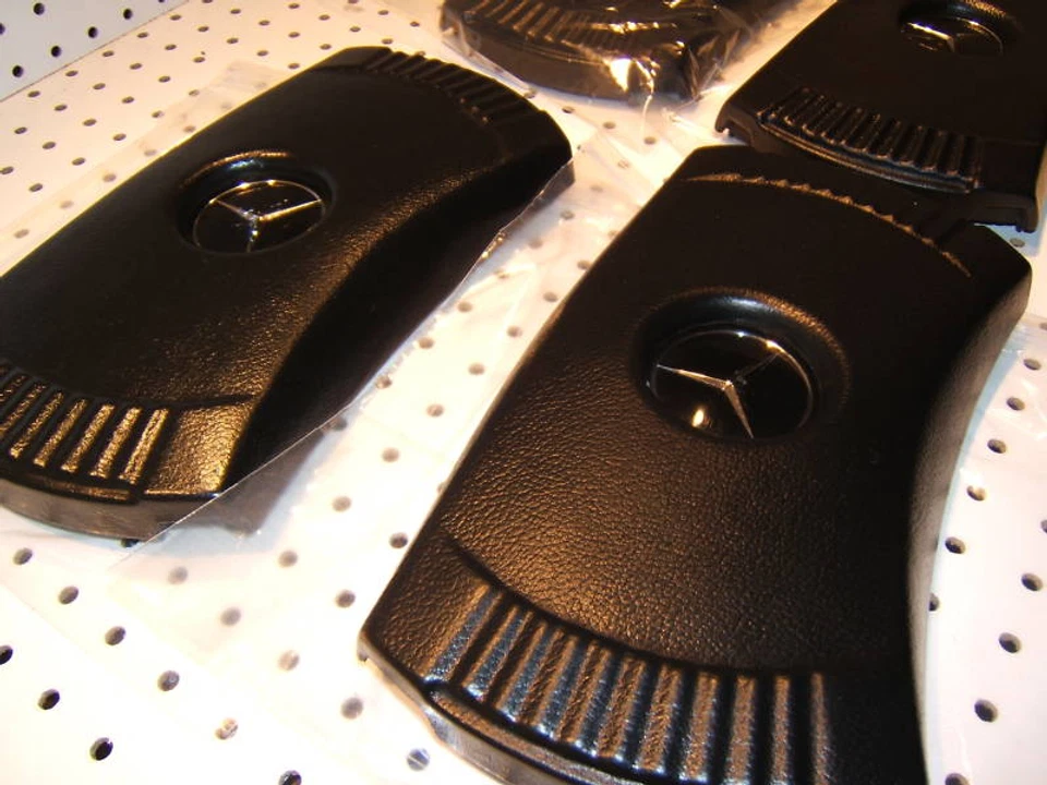 Mercedes 74-79 R107 SL/SLC, W116,123,114,115 dirección centro negro 1 almohadilla/1 logotipo Foto 2 de 4