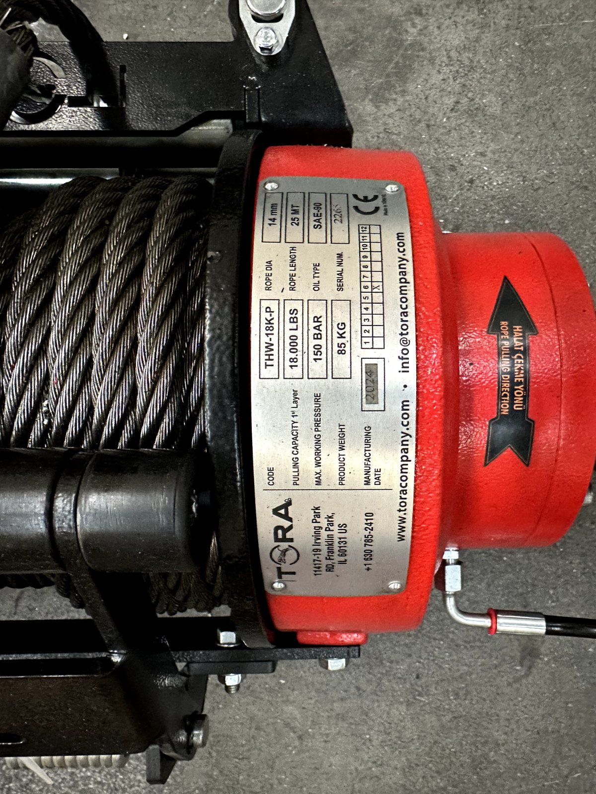 18.000 LBS Hydraulic Winch Including 82 ft Steel Cable  and Hook