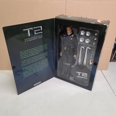 SIDESHOW EXCLUSIVE 1/6 T2 TERMINATOR 2 JUDGMENT DAY (T-1000) 12