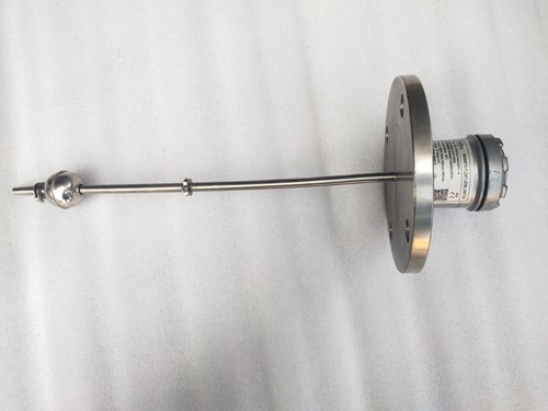 Interruttore di livello magnetico a galleggiante FineTek tipo FDHHM3S210400AP+TA - Foto 1 di 8