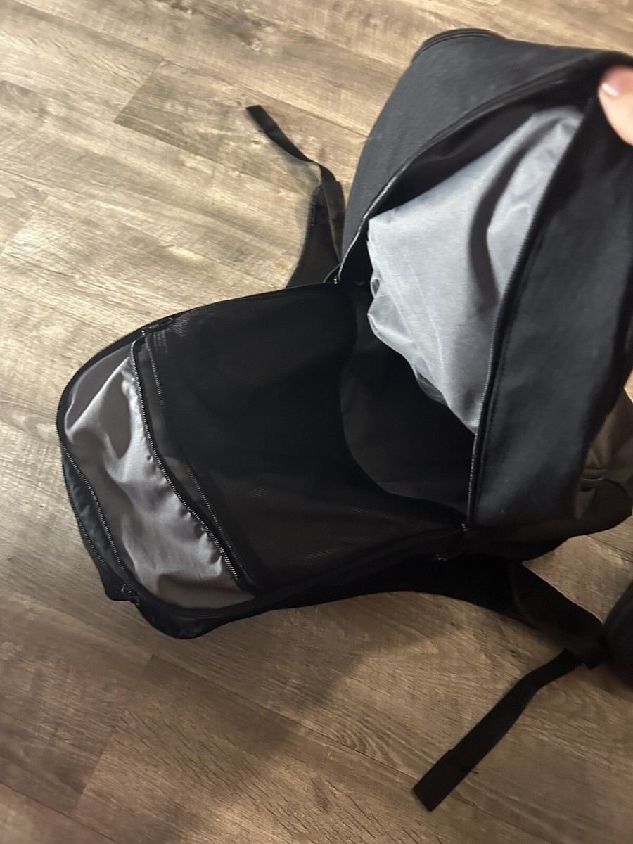 Nike Black Backpack RN#56323 CA#05553 EUC Unisex Sports School