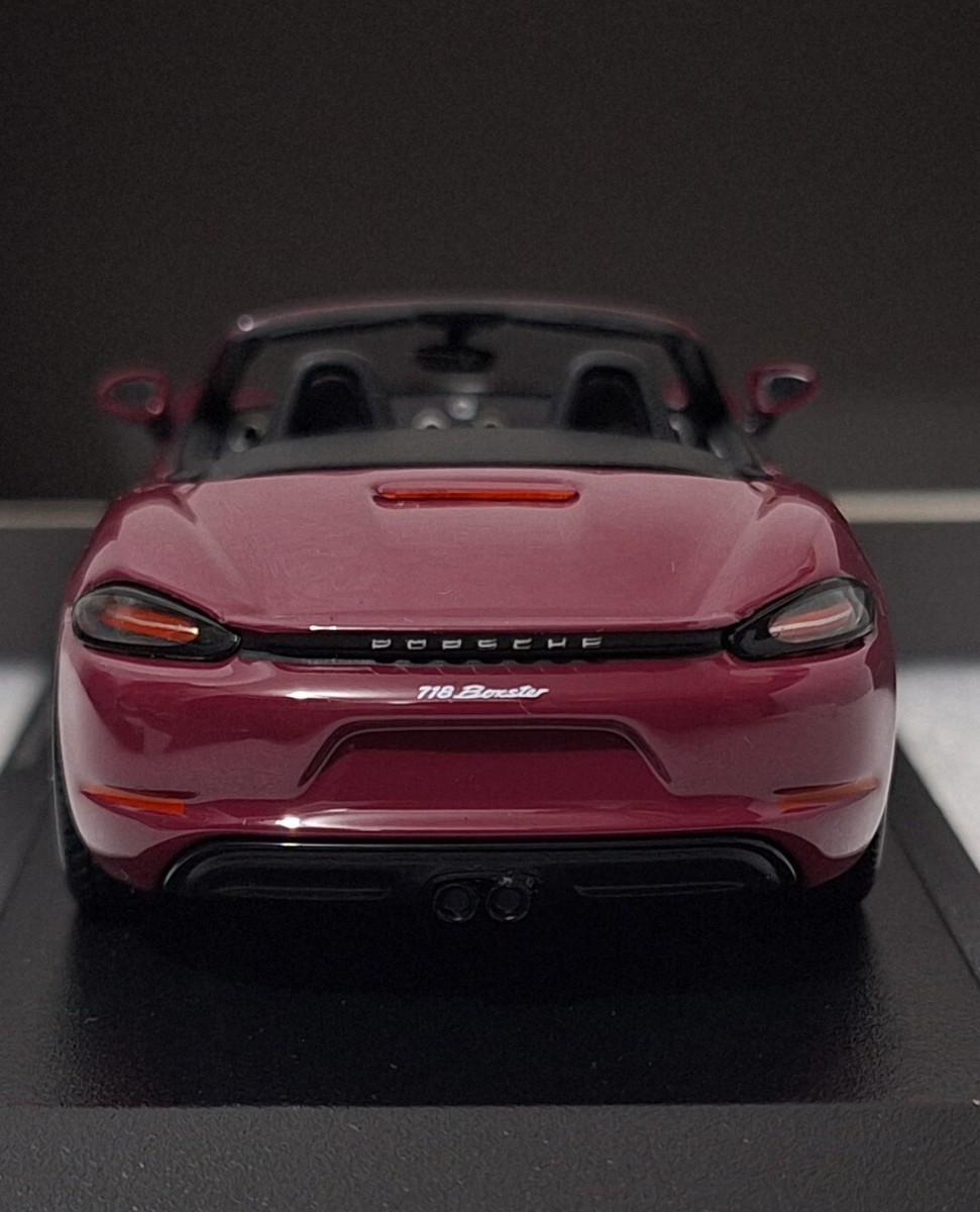 Porsche 718 (982) Boxster 2020 Ruby Star 1:43 Minichamps WAP
