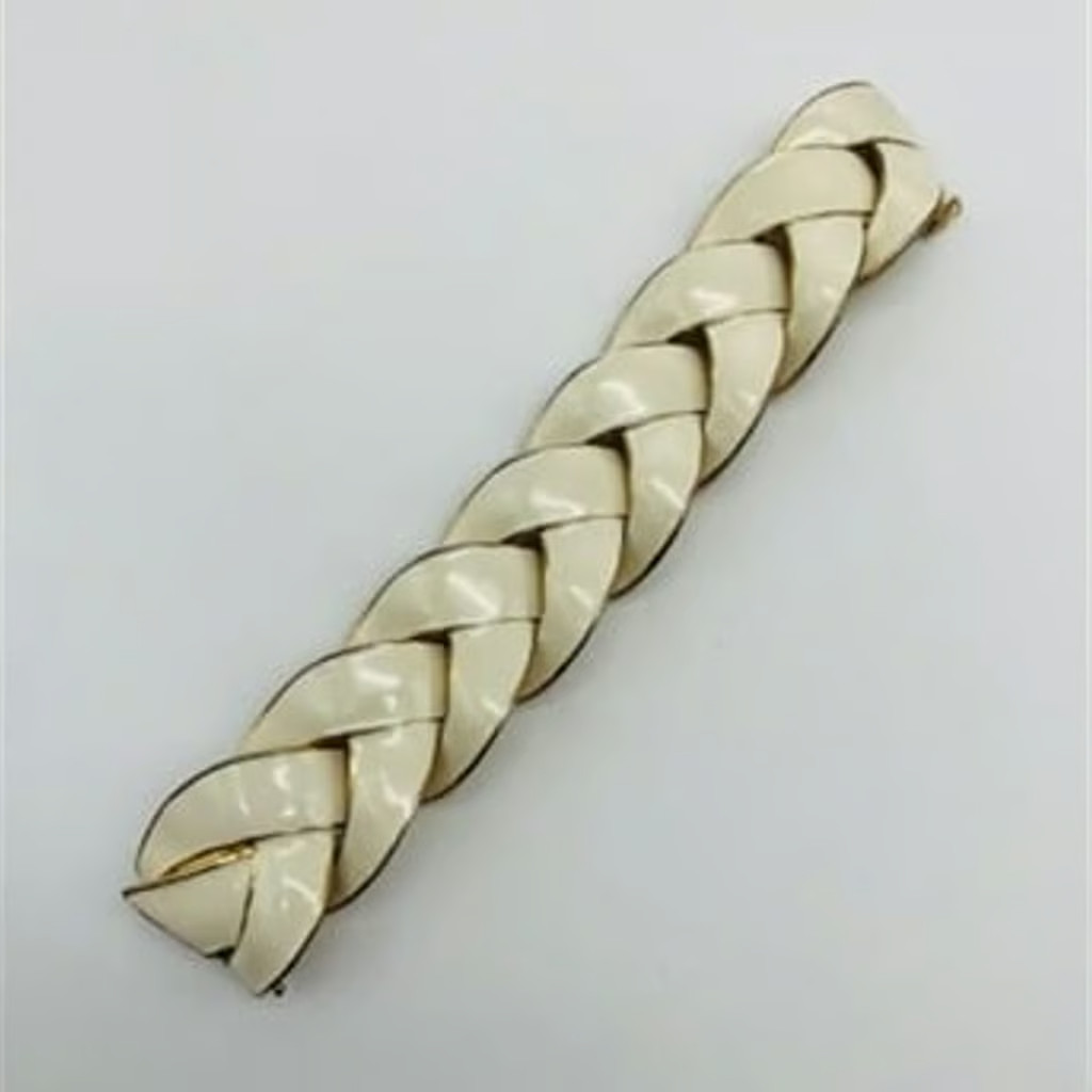 Assorted costume Jewelry View 3