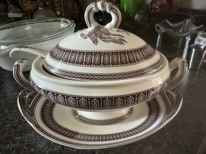 Vintage TWO’S COMPANY FOOTED TRANSFER WARE GRAVY BOAT With Lid,ladle ,Underplate