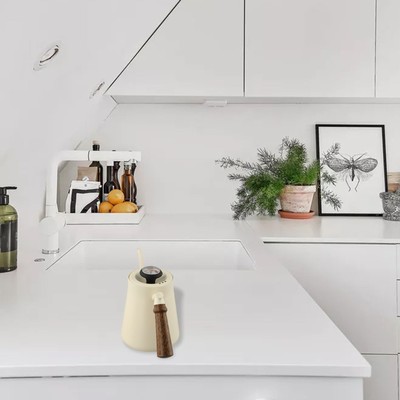 Schicke handgefertigte Kaffeekanne mit Präzisionsauslauf und bequemem Holzgriff