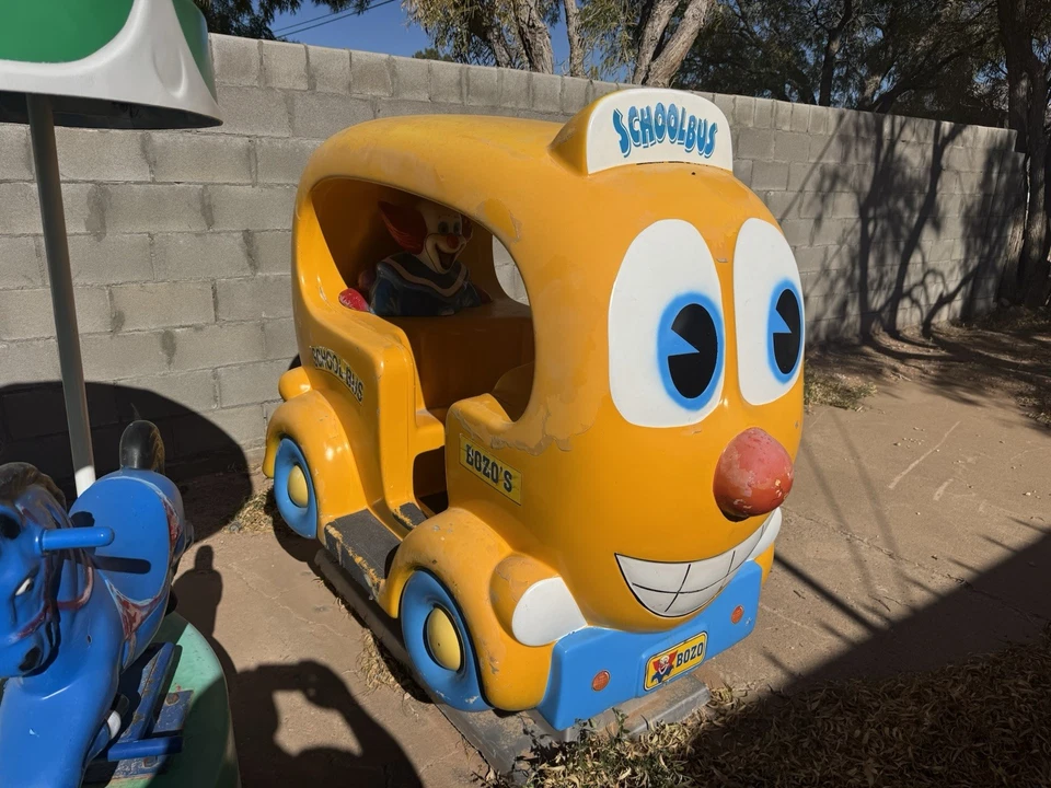 Máquinas de montar Old Kids Quarter Foto 3 de 4