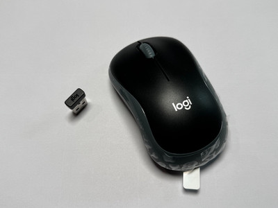 Logitech M185 Wireless Mouse, 2.4 GHz with USB Receiver, NEU!