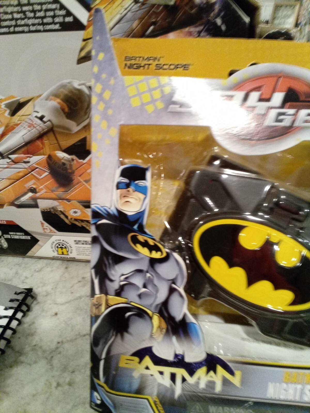 2016 Batman Spy Gear Night Scope See in Dark LED Spotlight DC Comics