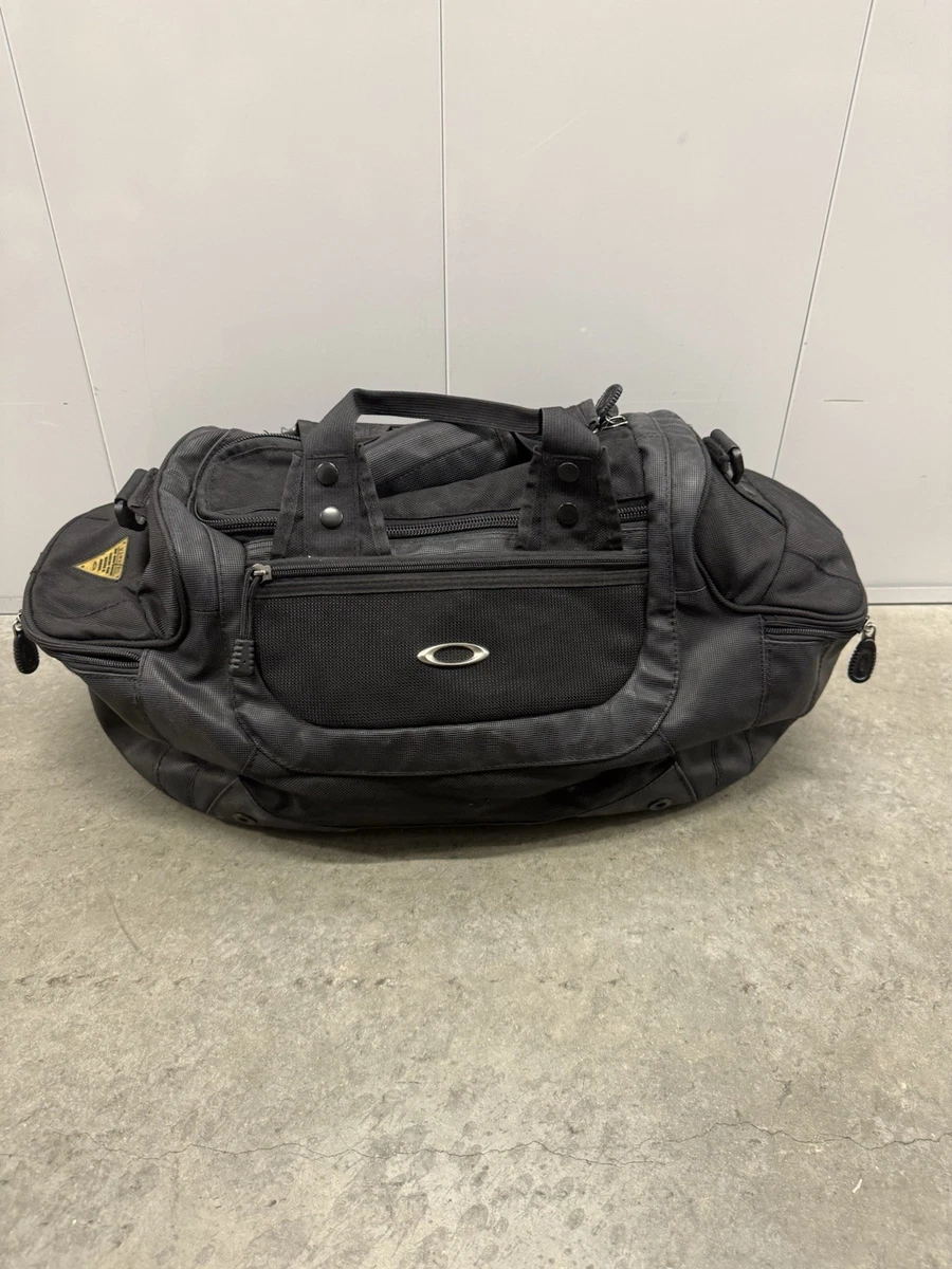 OAKLEY Tactical Duffle Shoulder Bag ブラック Oakley Leather Bags for Men for sale | eBay