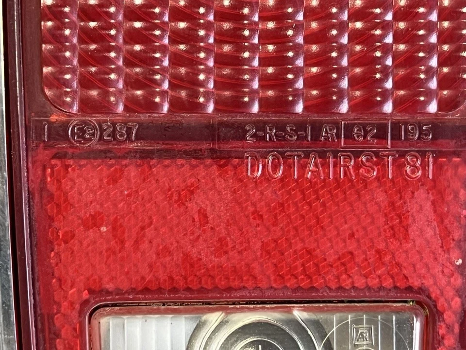 Jeep Grand Wagoneer 1988 luz trasera lámpara se adapta a ambos lados 5761508 Foto 3 de 4