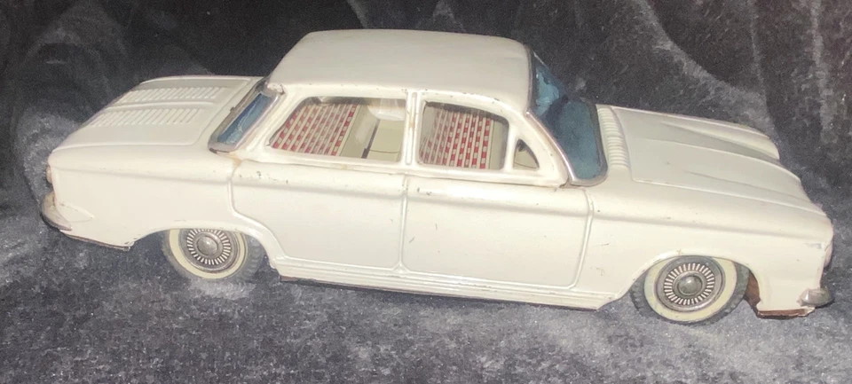 Vintage 1963 Bandai Chevrolet Corvair Brinquedo Litho Estanho Carro de Fricção Japão Raro! - Imagem 4 de 4