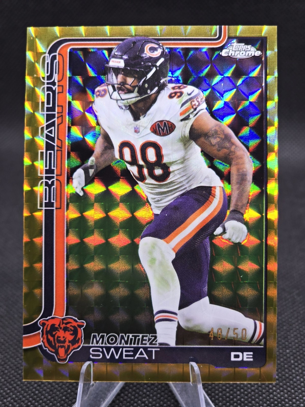 Topps 2025 Topps Chrome Montez Sweat #56 Chicago Bears Gold Geometric /50