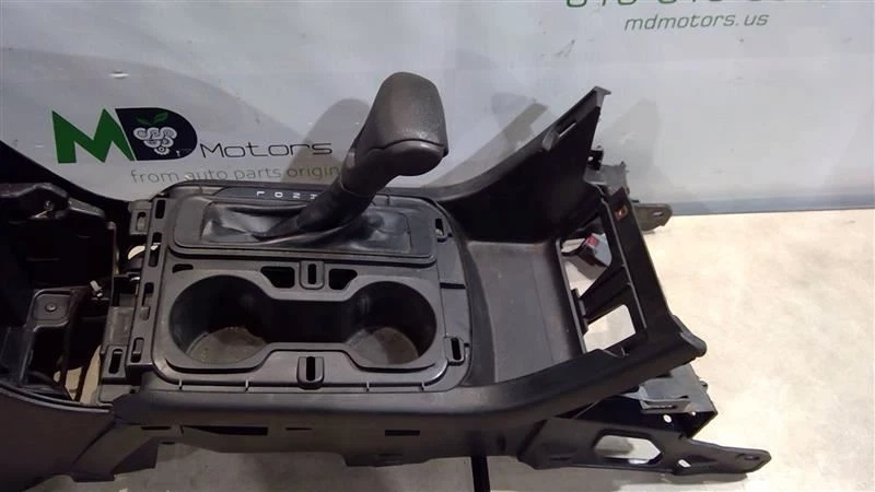 Chevrolet Colorado 2017-2020 consola montaje delantero 84660917 Foto 2 de 4