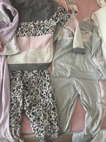 4 bundle of girl sz 7-8yrs sz M Long Sleeve pajama pants Wore