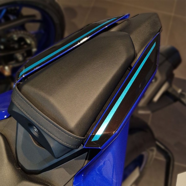 Aufkleber 3D Motorrad Kompatibel Mit Yamaha R9 2025-2026 Blue Heckverkleidung-image
